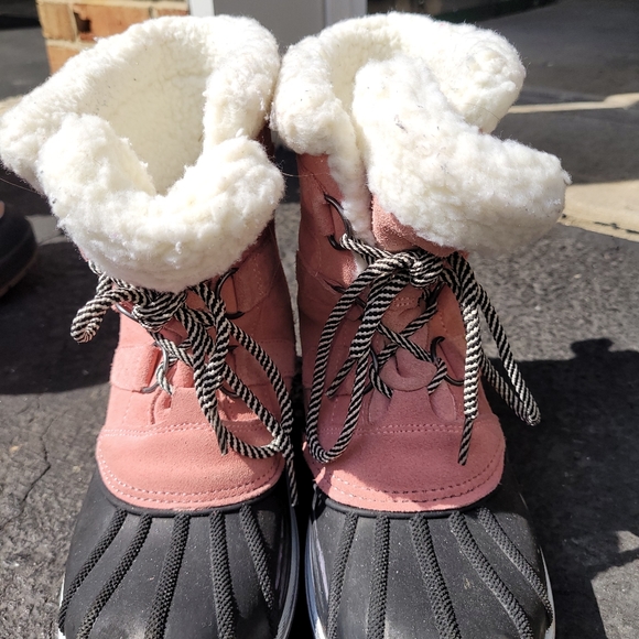 Short ankle girls snow boots size 3 - Picture 1 of 4